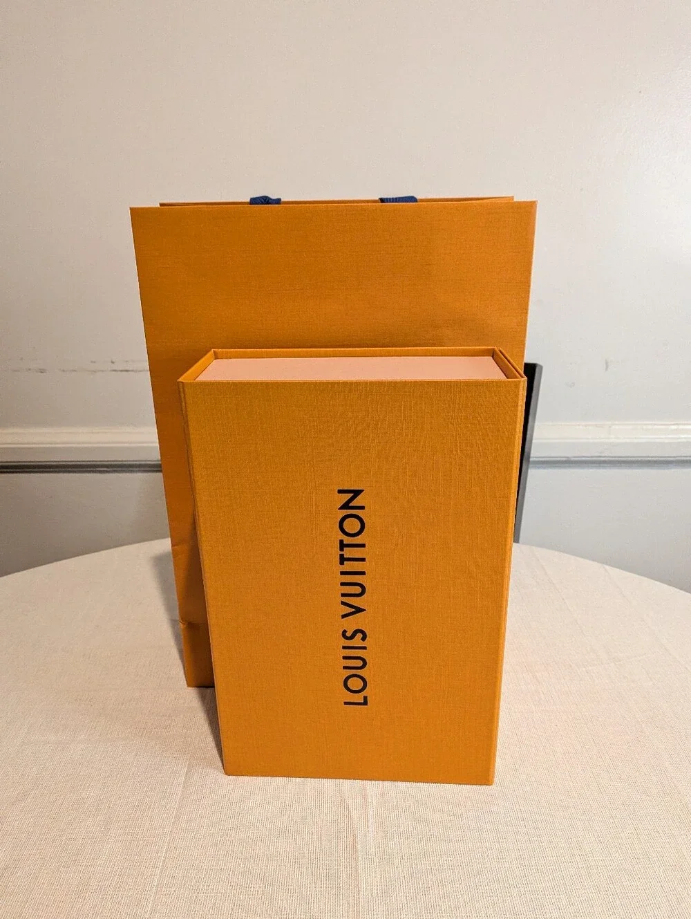 Louis Vuitton Foldable Empty Box Magnetic Closure And Shopping Bag